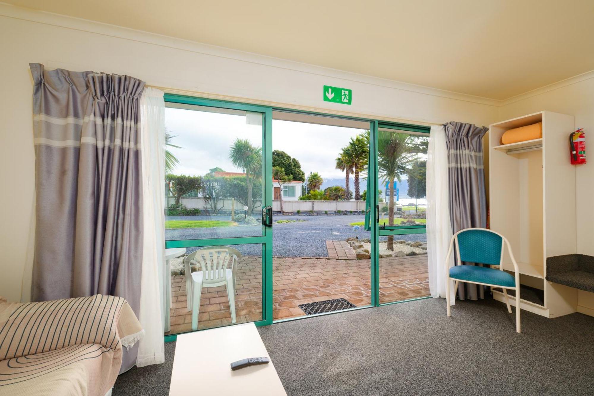 Motel Blue Seas